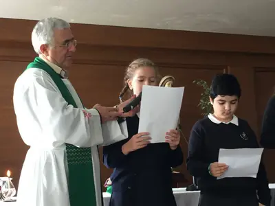 Comenzamos el curso: Eucaristía de inicio de curso, 5º y 6º de Primaria, foto 27 de 56