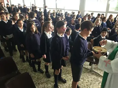 Comenzamos el curso: Eucaristía de inicio de curso, 5º y 6º de Primaria, foto 3 de 56
