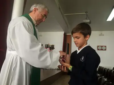Comenzamos el curso: Eucaristía de inicio de curso, 5º y 6º de Primaria, foto 46 de 56