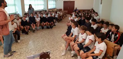 Primera foto de Adoración mariana, 3º y 4º de Primaria